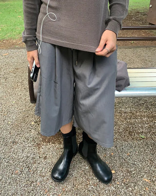 Round Chelsea Boots