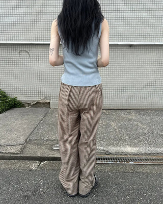 Simple round neck sleeveless knit