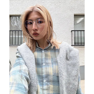 One-pocket loose flannel shirt