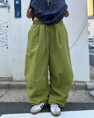 (Unisex) Knee-tuck Easy Nylon Pants