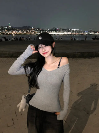 V-neck ribbed knit