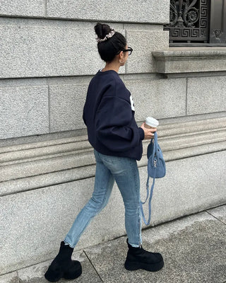 (Unisex) end lettering brushed fleece sweatshirt