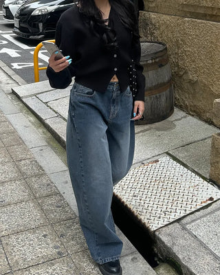 V-neck cropped ribbed cardigan