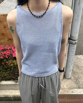 Boat neck sleeveless knit