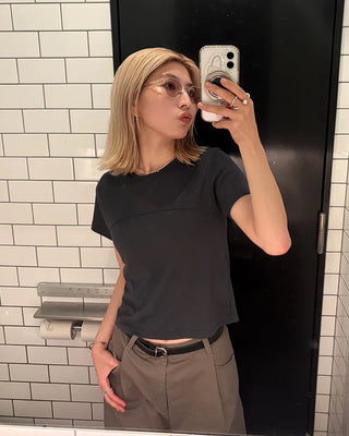 Bust yoke seam half T-shirt