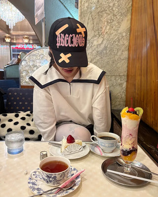 Sailor collar slit button sweatshirt