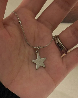 Star pendant necklace