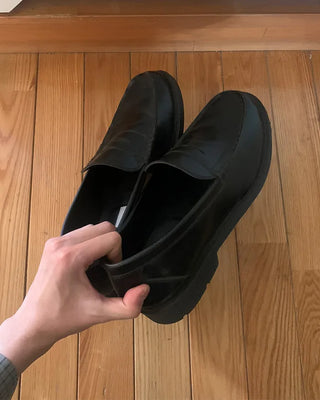 Simple round-toe loafers