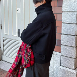Button-collar half coat