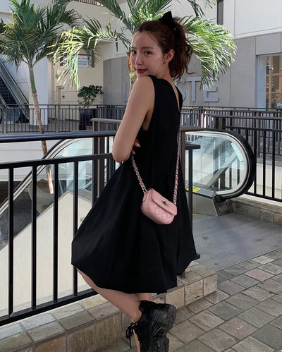 Sleeveless balloon mini dress