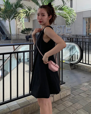 Sleeveless balloon mini dress