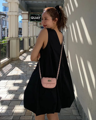 Quilted chain shoulder mini bag
