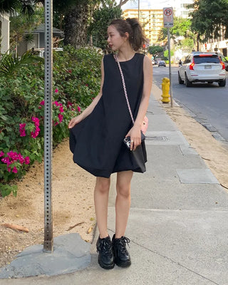 Sleeveless balloon mini dress