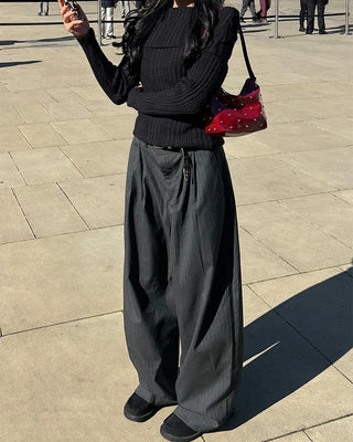 (Unisex) Pinstripe Two-Pleat Loose Slacks