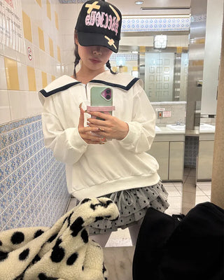 Sailor collar slit button sweatshirt