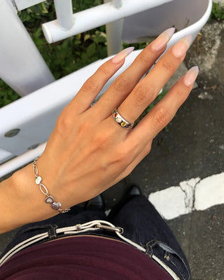 Colorful Cubic Ring