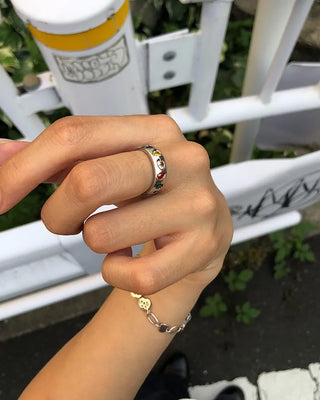 Colorful Cubic Ring