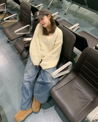 V-neck oversized knit