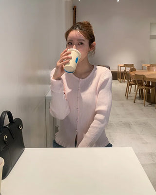 Frilled round neck ribbed cardigan