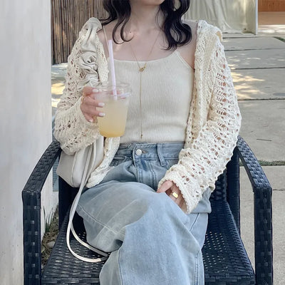 Knit camisole with built-in cups