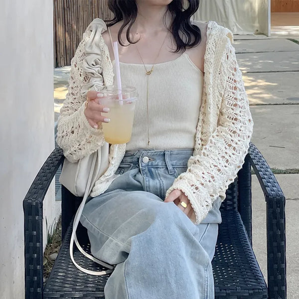 Knit camisole with built-in cups