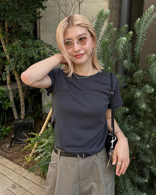 Bust yoke seam half T-shirt
