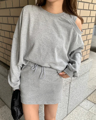 Shoulder-cut top & skort sweatpants