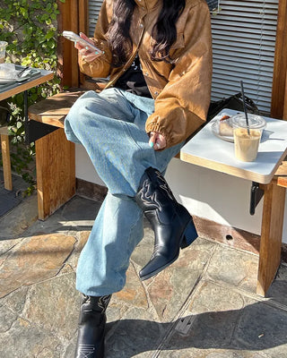 Knee-damaged vintage denim pants