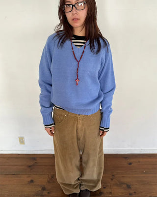 V-neck stitched raglan knit sweater
