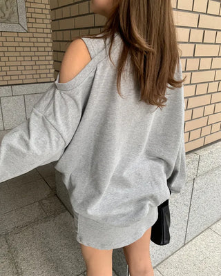 Shoulder-cut top & skort sweatpants