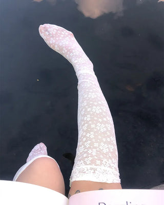 Flower lace sheer knee-high socks