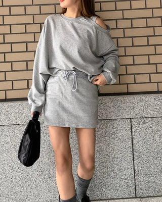 Shoulder-cut top & skort sweatpants