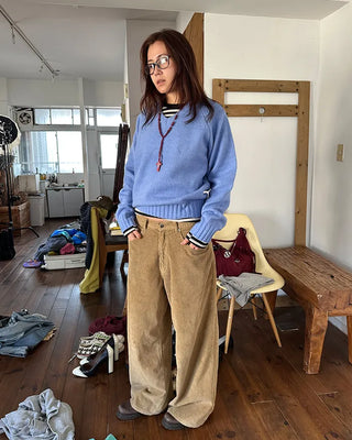 V-neck stitched raglan knit sweater