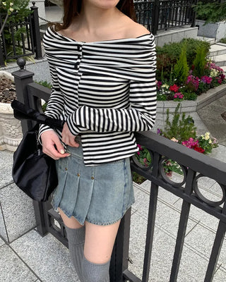 Side-adjustable wrap pleated denim mini skirt