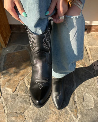 Western Cuban short boots