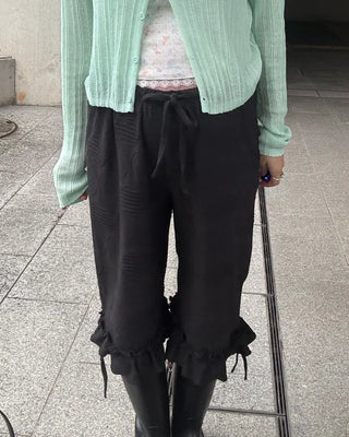 Big Pattern Dot Frill Hem Half Pants