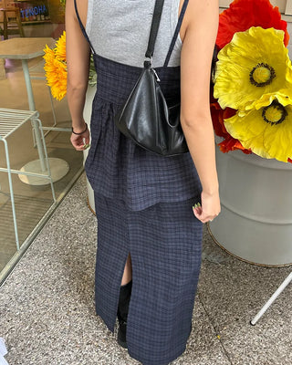 Soccer check back slit long skirt
