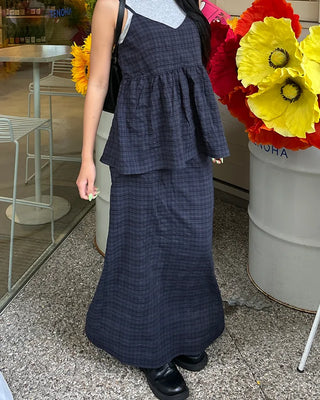 Soccer check back slit long skirt