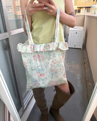 Frill Wrap Antique Flower Tote Bag
