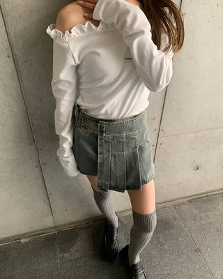 Frilled off-shoulder cropped t-shirt