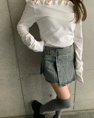 Frilled off-shoulder cropped t-shirt
