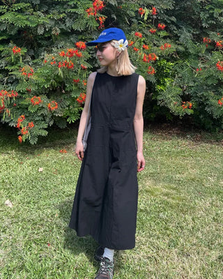 Sleeveless flared long dress