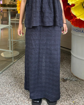 Soccer check back slit long skirt