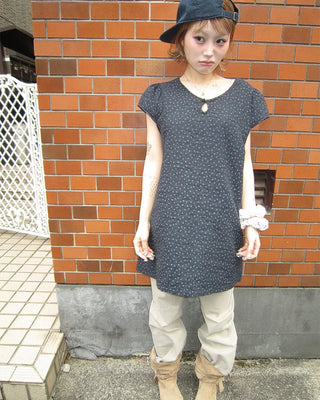 Teardrop neck gauze quilted tunic