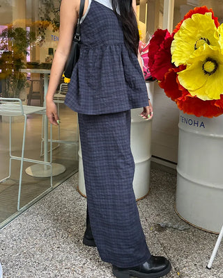 Soccer check back slit long skirt