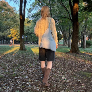 Cable oversized round knit