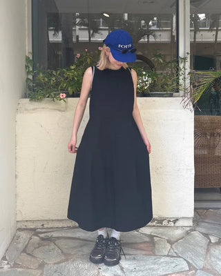 Sleeveless flared long dress