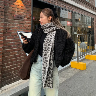 V-neck boa open jacket