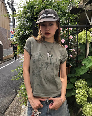 Tattoo illustration semi-cropped half t-shirt