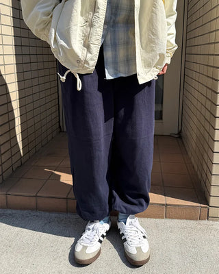 Wide-leg sweatpants with elastic waistband